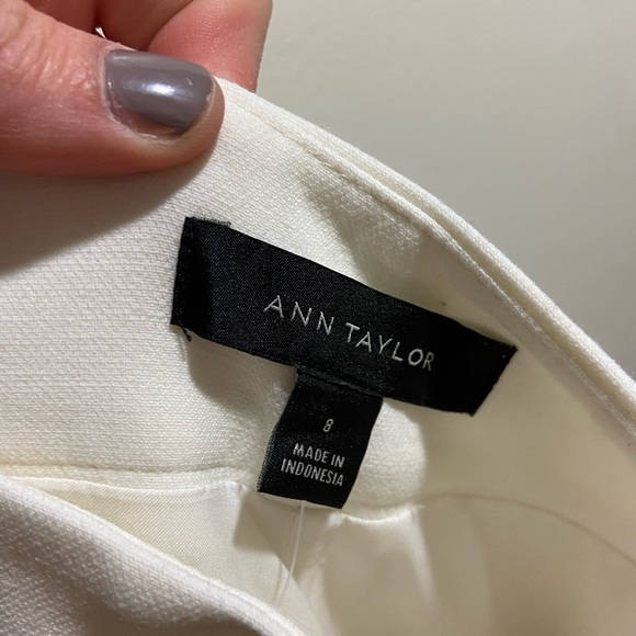 NWT Ann Taylor White Straight Leg Crop Pant - Picture 3 of 5
